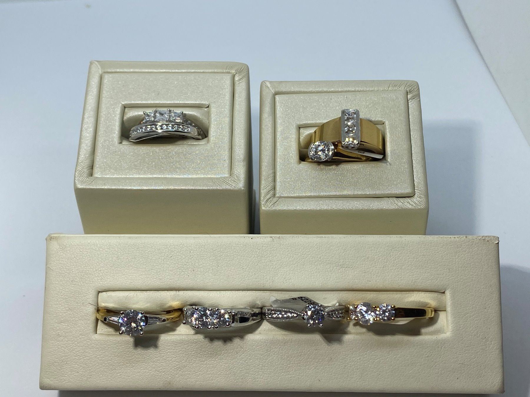 ASSORTED SAMPLE RINGS