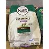 Image 1 : NutroAdult Dog Food Lamb and Rice - 13.61kg