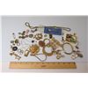Image 2 : Misc Jewelry: Chokers, Rope Chains, Bracelet, Pendants, Brooches, Pins, etc