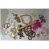Image 2 : Misc Necklaces - Faux Pearls, Semiprecious Stones, Beads, Metallic, etc