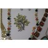 Image 8 : Misc Jewelry - Bead Necklaces, Neck Chains, Earrings, Bracelets, Rings, Brooches, etc