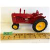 Image 1 : ERTL MASSEY HARRIS DIE-CAST TRACTOR