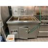 Image 1 : STAINLESS STEEL 2 BAY STEAM TABLE WITH BACK SPLASH & FAUCET