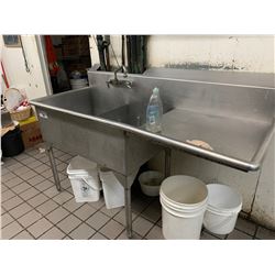 STAINLESS STEEL 2 BAY SINK WITH RUN OFF & FAUCET 28" X 63" 42"