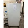 Image 1 : KENMORE WHITE SINGLE DOOR UPRIGHT FREEZER 26" X 28" X 60"