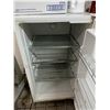 Image 2 : KENMORE WHITE SINGLE DOOR UPRIGHT FREEZER 25" X 27" X 48"