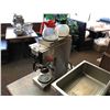 Image 3 : SINGLE STATION BUNN CW SERIES COMMERCIAL COFFEE BREW STATION WITH 2 WARMING PLATES & 3 COFFEE POTS