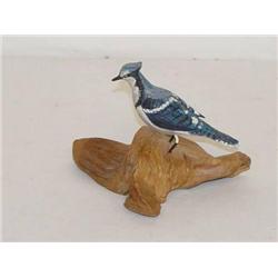 4" BLUE JAY BIRD CARVING ON A WOODEN BA