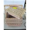 Image 1 : SEWING BASKET WITH ASSORTED SEWING SUPPLIES