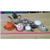 Image 1 : LOT OF ASSORTED TEA POTS
