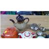 Image 3 : LOT OF ASSORTED TEA POTS