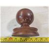 Image 2 : BANISTER/STAIRCASE FINIALS / KNOBS IN ORCHARD PEARS WOOD BOX