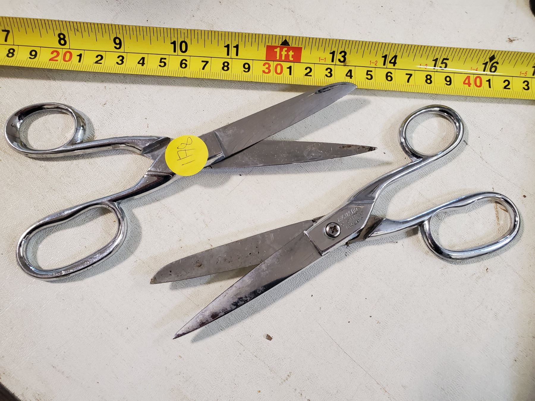 PAIR OF SCISSORS