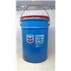 Image 1 : 5 GALLON CHEVRON DELO 300 MOTOR OIL METAL PALE