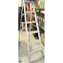 ALUMINUM 6FT STEP LADDER.