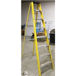 KELLER FIBERGLASS 8FT STEP LADDER.