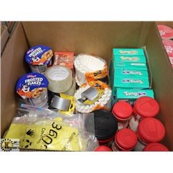 LARGE VARIETY BOX OF ASSORTED PANTRY/ KITCHEN