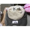Image 2 : JJ COLE KNIT BUNDLEME - ELIMINATES THE NEED FOR BLANKETS & JACKETS, TRANSFERS EASILY FROM CAR SEAT