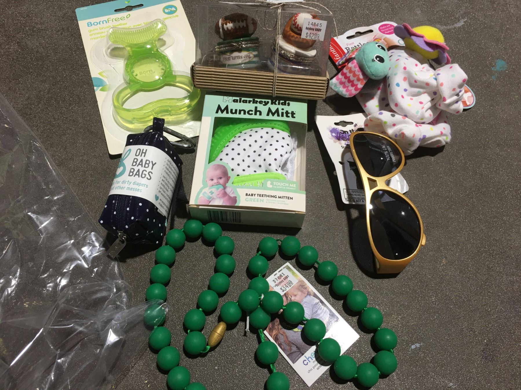 GROUP LOT OF ASSTD ITEMS (FIRST TOOTH KEEPSAKE BOXES/SUNGLASSES/MUNCHIE ...