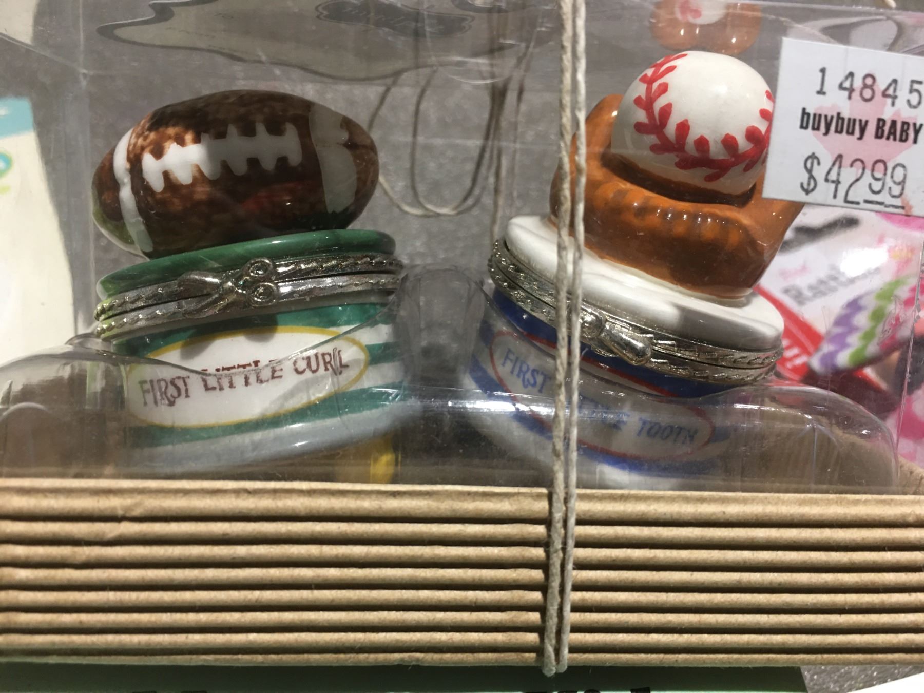 GROUP LOT OF ASSTD ITEMS (FIRST TOOTH KEEPSAKE BOXES/SUNGLASSES/MUNCHIE ...