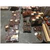 Image 8 : STORE LOT OF FALL ITEMS - LINENS/CANDLES/NAPKIN RINGS/UTENSIL HOLDERS/PLACE MATS, DECORATIONS , ETC