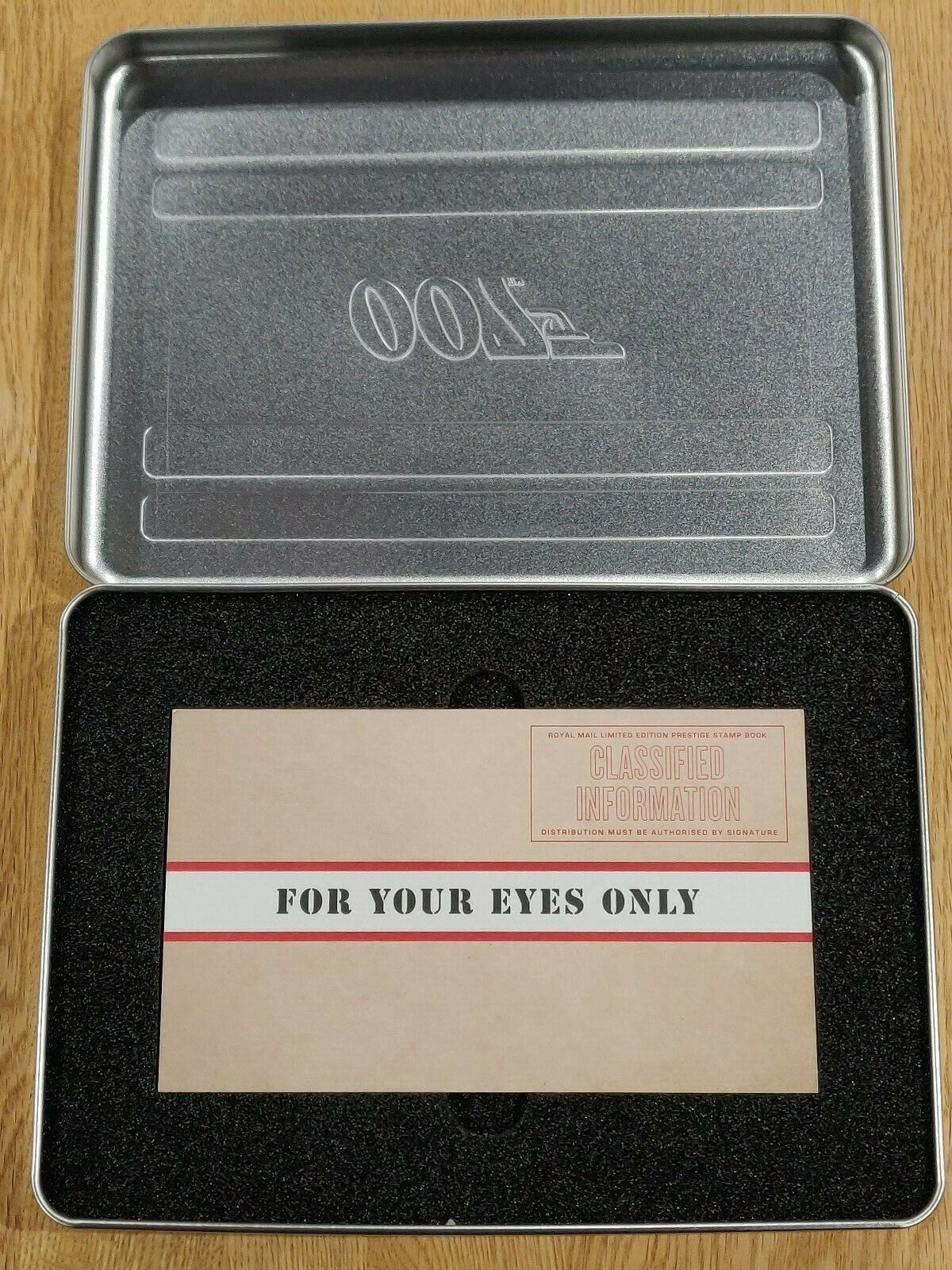 JAMES BOND 007 ROYAL MAIL LIMITED EDITION PRESTIGE STAMP BOOK.