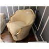 Image 2 : NOBLE HOME GOLD FRAMED CLAW FOOT TUB CHAIR 94  X 86 X 97CM