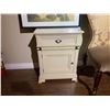 Image 1 : WHITE SINGLE DRAWER SINGLE DOOR LEATHER INLAY SIDE TABLE (DAMAGE ON CORNER)