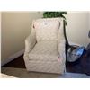 Image 1 : PALADIN RATE BONE WORD PATTERNED DEEP SEAT ARM CHAIR 36 X 38 X 66 INCHES