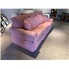 Image 2 : BILLIE COUNTRY LIFESTYLE ROSE 3 SEAT SOFA WITH CUSHIONS 225 X 93 X 92 MM