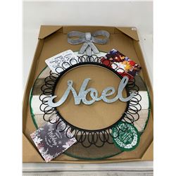 Noel Christmas Wreath Card Holder