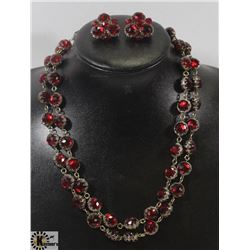 VINTAGE 1950'S ELEGANT RED RHINESTONE NECKLACE &
