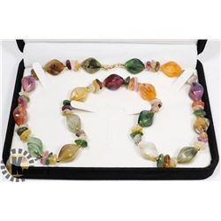 COLORFUL BEADED NECKLACE