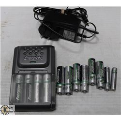 ENERGIZER BATTERY CHARGER & 12 AA/AAA