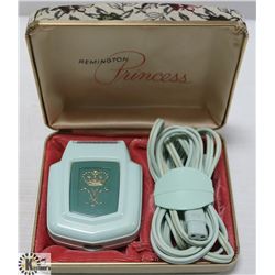 VINTAGE REMINGTON PRINCESS LADY'S SHAVER IN CASE
