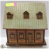 Image 1 : VINTAGE FOLK ART CARVED WOOD MAILBOX "HOUSE"