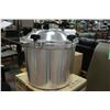 Image 1 : ALL AMERICAN #921 PRESSURE CANNER / COOKER