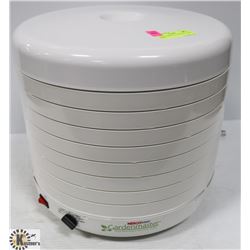 NESCO AMERICAN HARVEST 8-TRAY FOOD