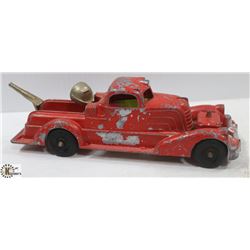 1940S HUBLEY TOY FIRE TRUCK