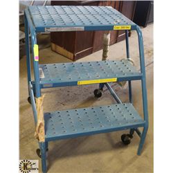 KELTON 28" 3 STEP MOBILE LADDER STAND