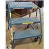 Image 1 : KELTON 28" 3 STEP MOBILE LADDER STAND