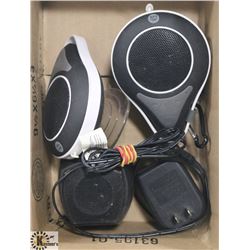 BOX WITH 3 BLUETOOTH SPEAKERS