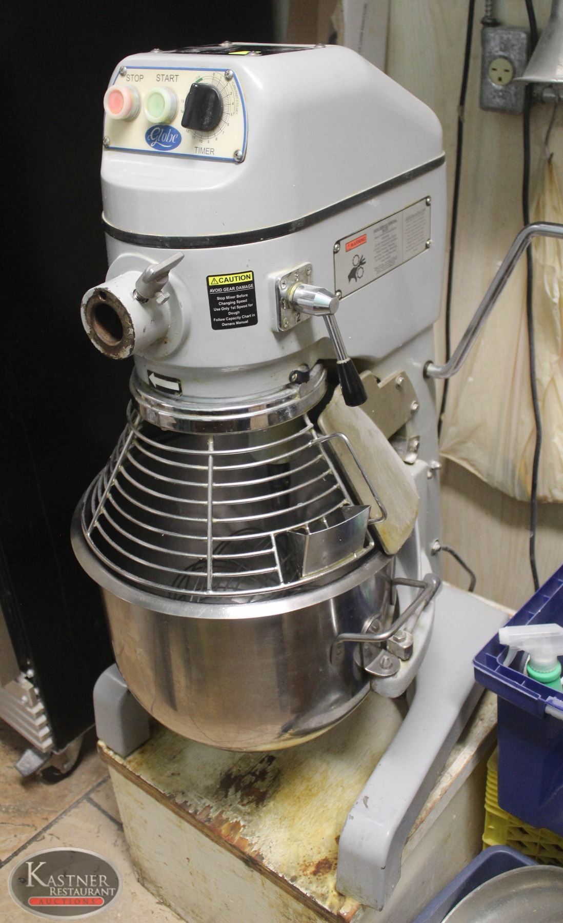 LOCATION 1. GLOBE 25 QUART 3 SPEED DOUGH MIXER