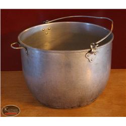 LOCATION #1. VOLLRATH WEAR-EVER POT WITH HINGED HANDLE