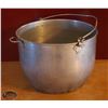 Image 1 : LOCATION #1. VOLLRATH WEAR-EVER POT WITH HINGED HANDLE