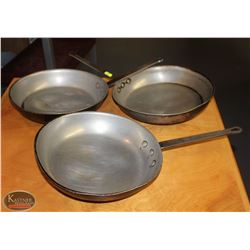 LOCATION #1. LOT OF 3 ALUMINUM 12" FRYING PANS
