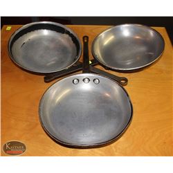 LOCATION #1. LOT OF 3 ALUMINUM 10" FRYING PANS