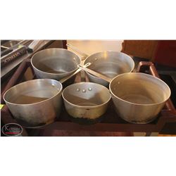 LOCATION #1. LOT OF 5 ASSORTED SIZE ALUMINUM SAUCE PANS