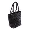 Image 3 : Chanel Leather Bucket Tote
