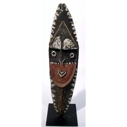 A KWOMA ANCESTOR SCULPTURE (yina)
